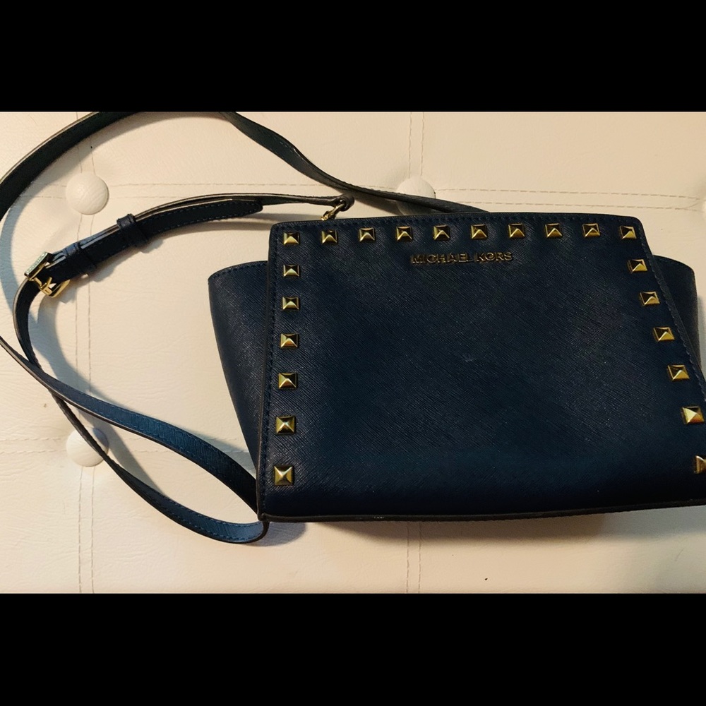Micheal Kors Navy Studded Crossbody EUC